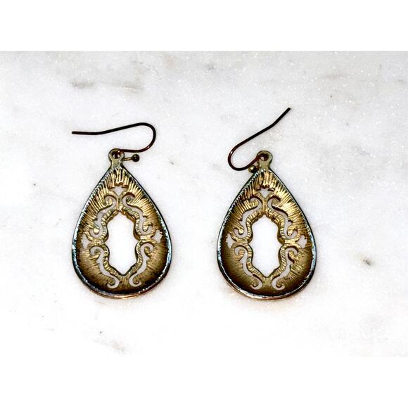 Vintage Gold-Plated Filigree Oval Dangle Drop Earrings - Picture 8 of 8